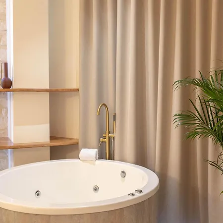 بيت للعطل Premium With Jacuzzi لقنت