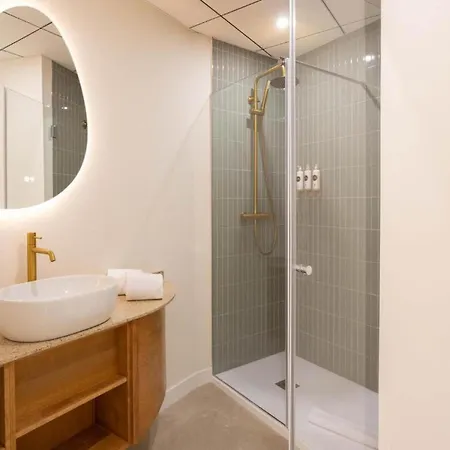 Premium With Jacuzzi لقنت